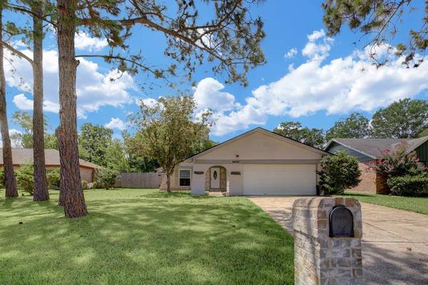 4426 Peridot LN, Friendswood, TX 77546