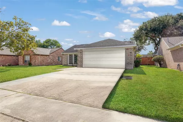 La Porte, TX 77571,9804 Green Meadow DR