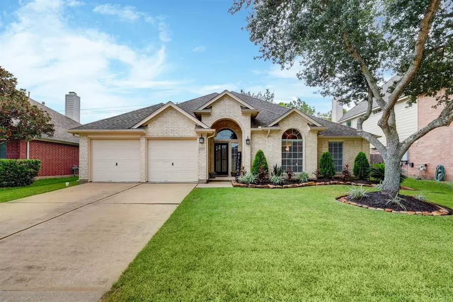 7415 Tranquil River DR, Pasadena, TX 77505