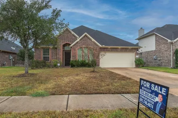 2109 Scissor Tail RD, Pearland, TX 77581