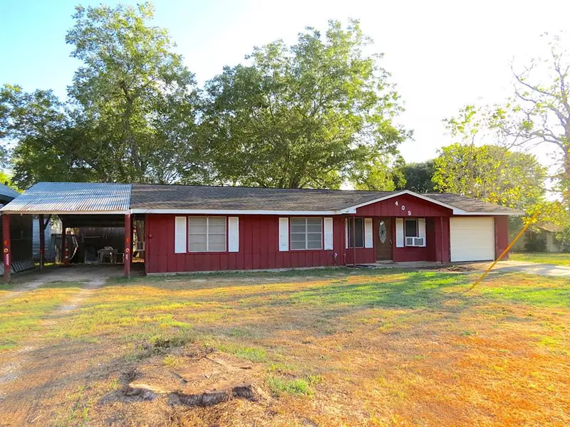 405 W Jackson ST, Weimar, TX 78962