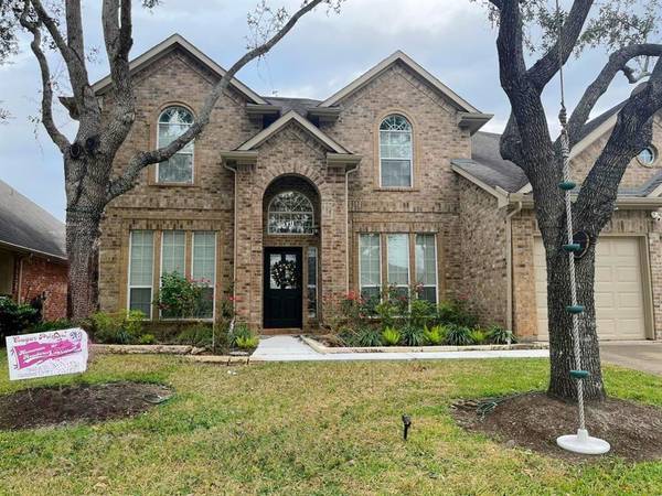 9123 Stoneleigh DR, Sugar Land, TX 77479