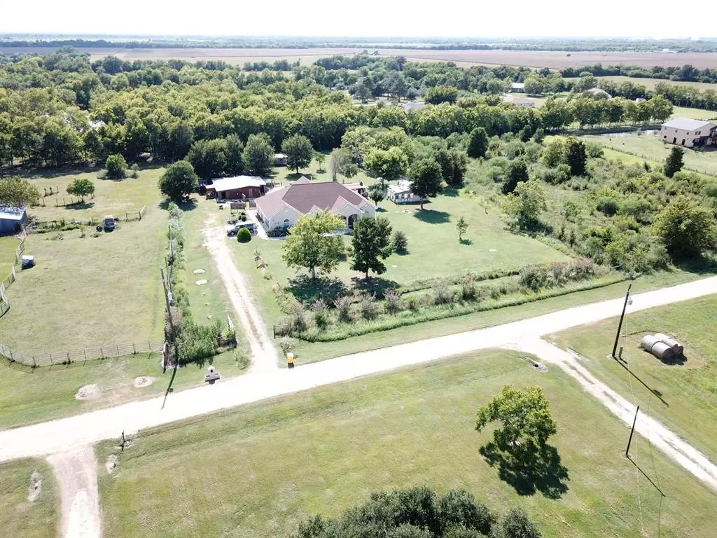 Sealy, TX 77474,4925 Meadowlark LN