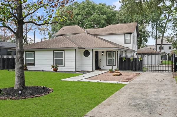 5205 Sue Marie LN, Houston, TX 77091