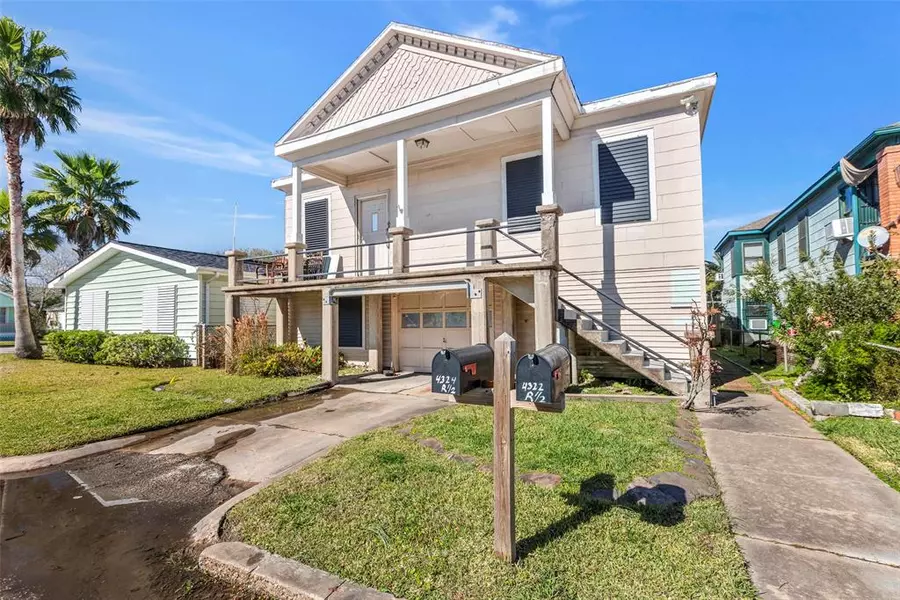 4322 Avenue R 1/2, Galveston, TX 77550