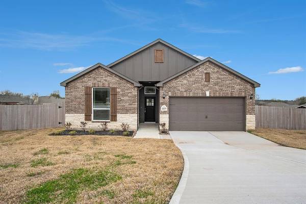 314 Wellshire DR, West Columbia, TX 77486