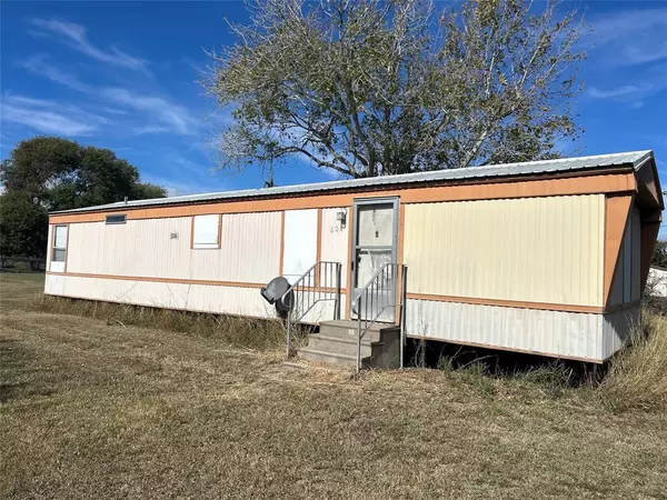 608 W Baltimore AVE, Seadrift, TX 77983