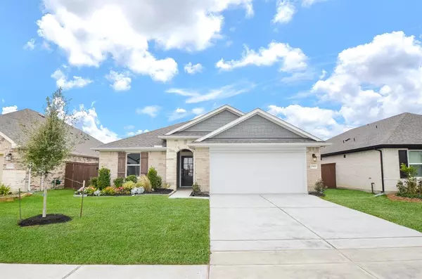 2307 Gentle Breeze LN, Baytown, TX 77523