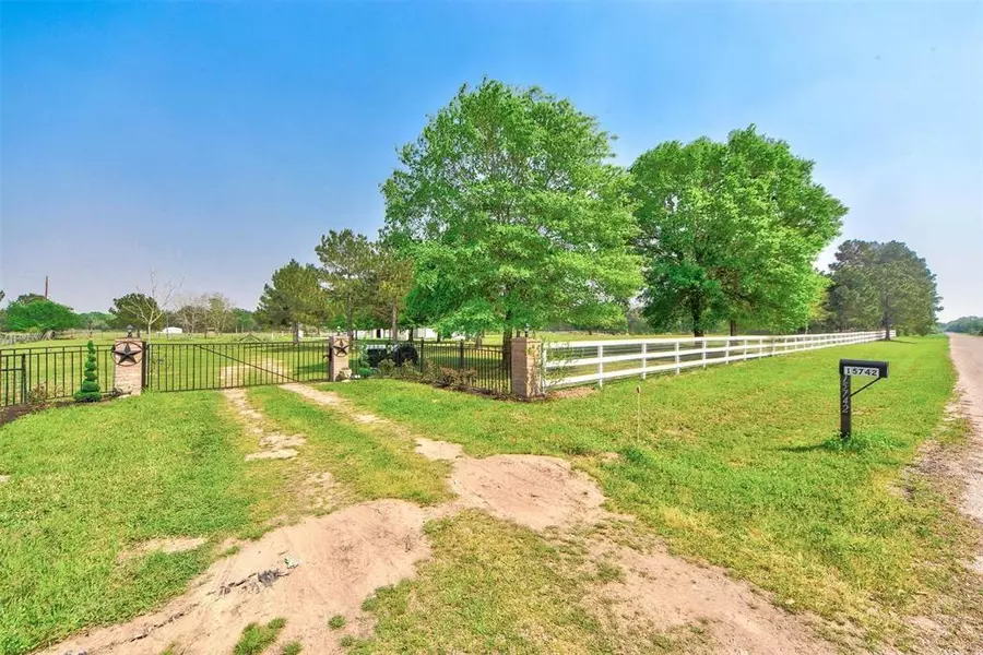 15742 Mound Creek RD, Hockley, TX 77447