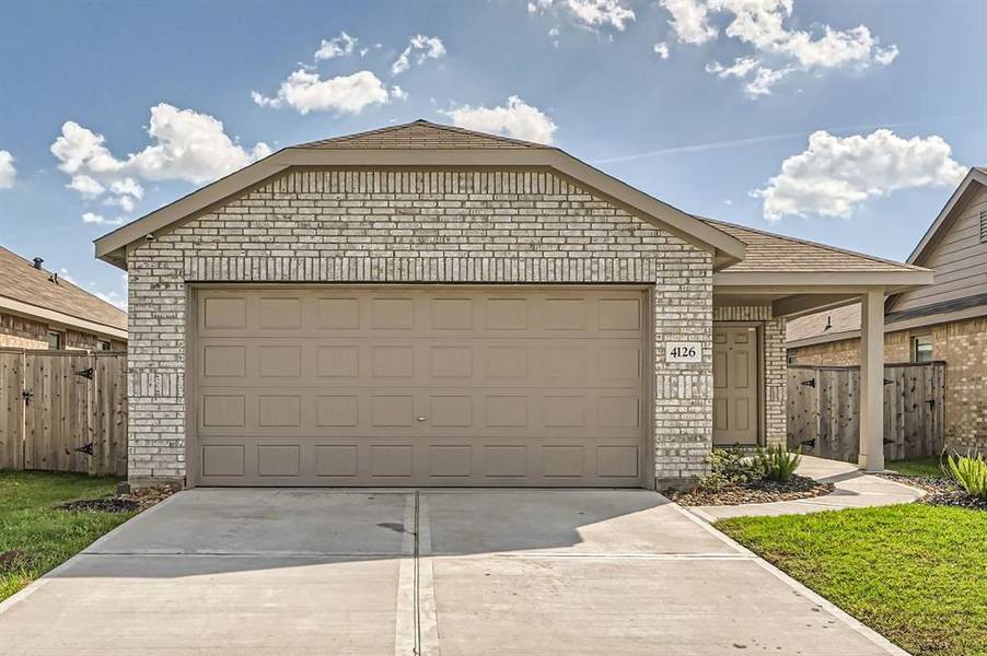 4126 Saw Mill Peak LN, Baytown, TX 77521