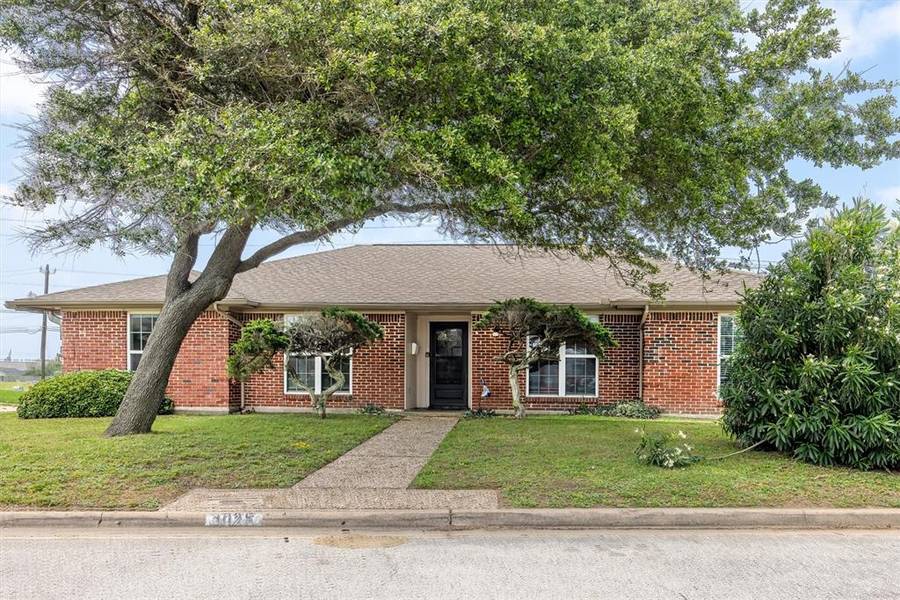 3025 Tern DR, Galveston, TX 77551