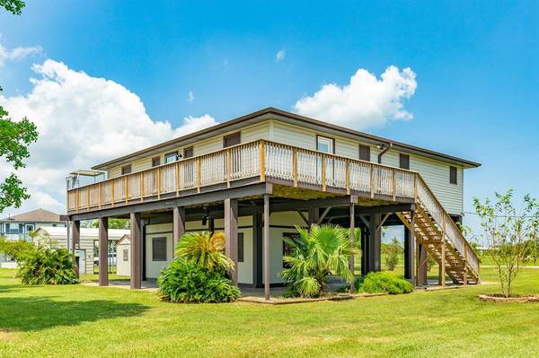 407 Port Road, Angleton, TX 77515