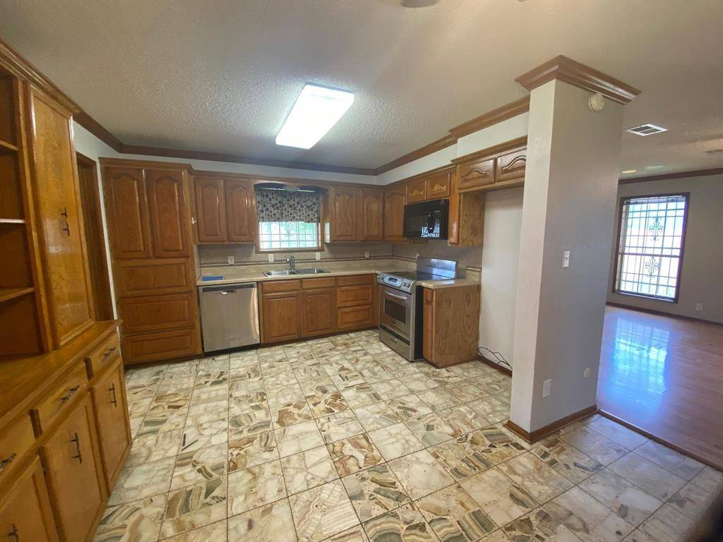 Nederland, TX 77627,3400 Spurlock RD