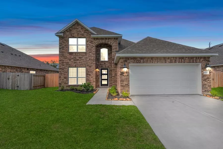 6111 Patton LN, Pearland, TX 77584