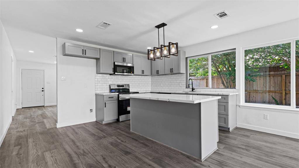 Houston, TX 77040,8603 Twisting Vine LN