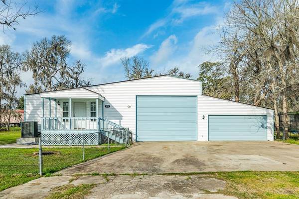 1725 County Road 244E, Brazoria, TX 77422