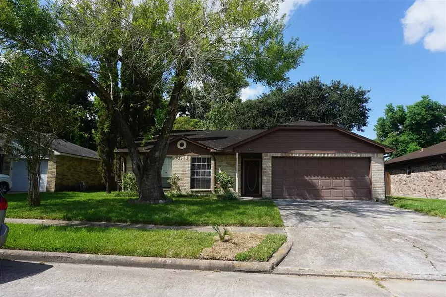 3022 Helmsley DR, Pearland, TX 77584