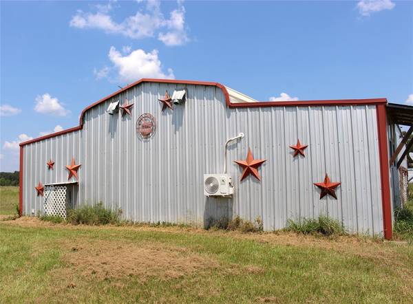 1585 County Road 2066, Hull, TX 77564