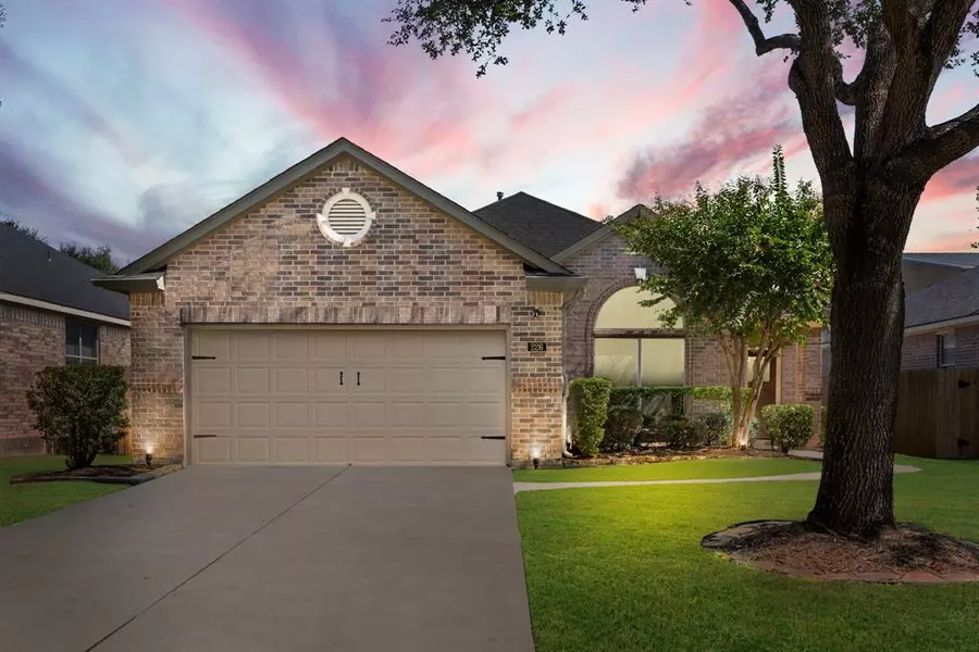 226 Briar Trace LN, Richmond, TX 77406