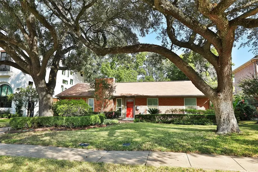 4512 PINE, Bellaire, TX 77401