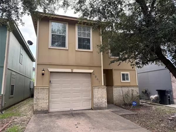 4947 N Cancun DR, Houston, TX 77045