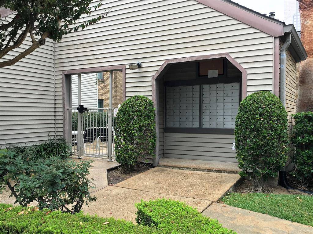 2025 Augusta DR #804, Houston, TX 77057