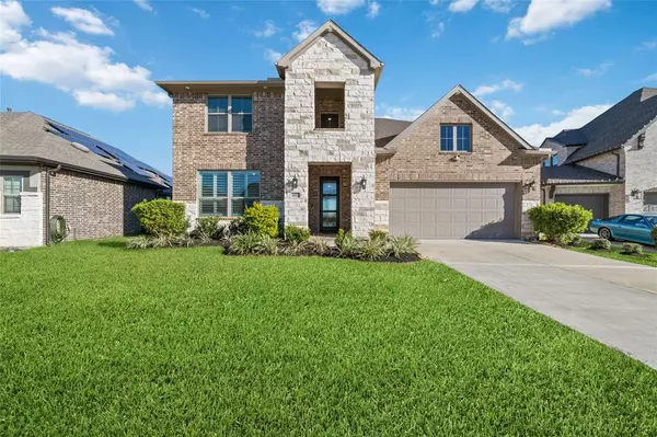 2822 Secret Lagoon Lane, La Marque, TX 77568