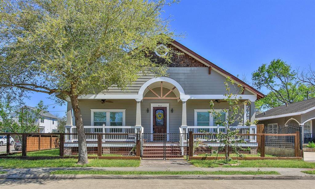 912 Enid ST, Houston, TX 77009