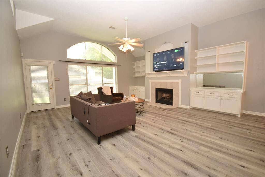 Willis, TX 77318,5113 Greenwater DR