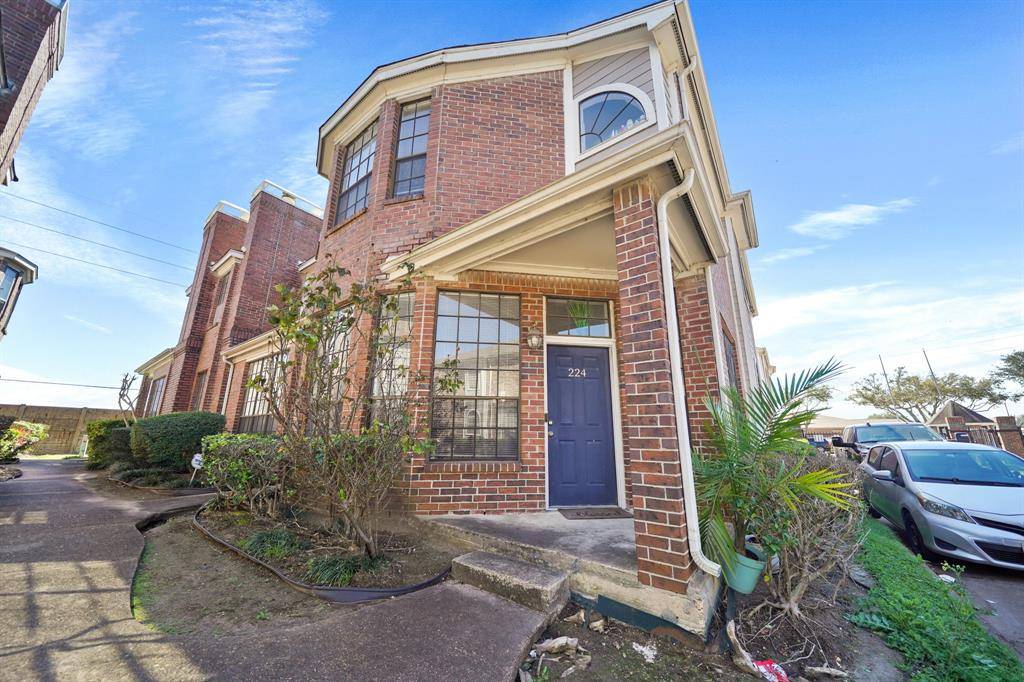 8888 Benning DR #224, Houston, TX 77031