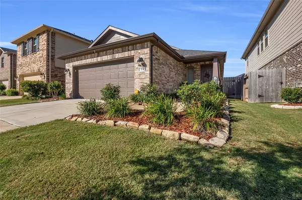 173 Lucky Manor LN,  La Porte,  TX 77571