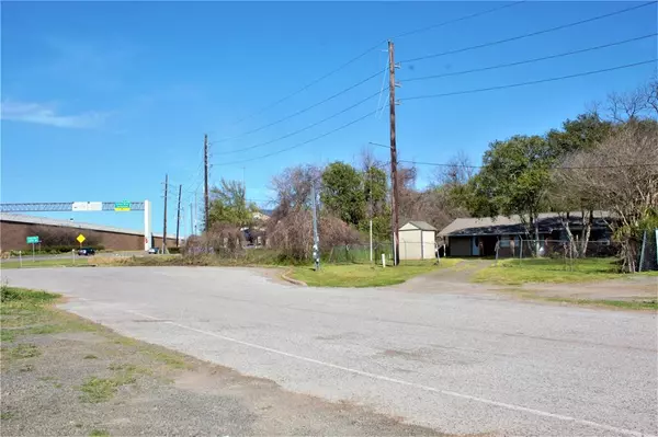 Sugar Land, TX 77479,20017 Southwest FWY