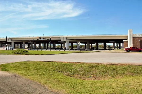 Sugar Land, TX 77479,20017 Southwest FWY