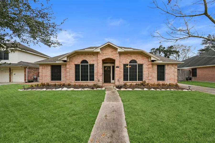 1809 Desota ST, Friendswood, TX 77546