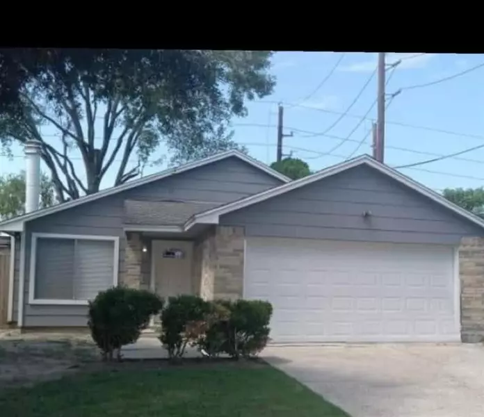 12131 N W MARSHAM CIR CIR W, Houston, TX 77066