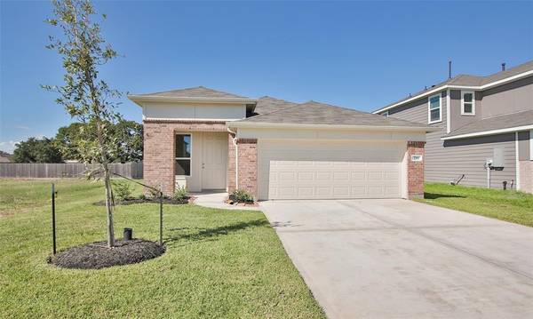 211 Lisa Marie DR, Angleton, TX 77515