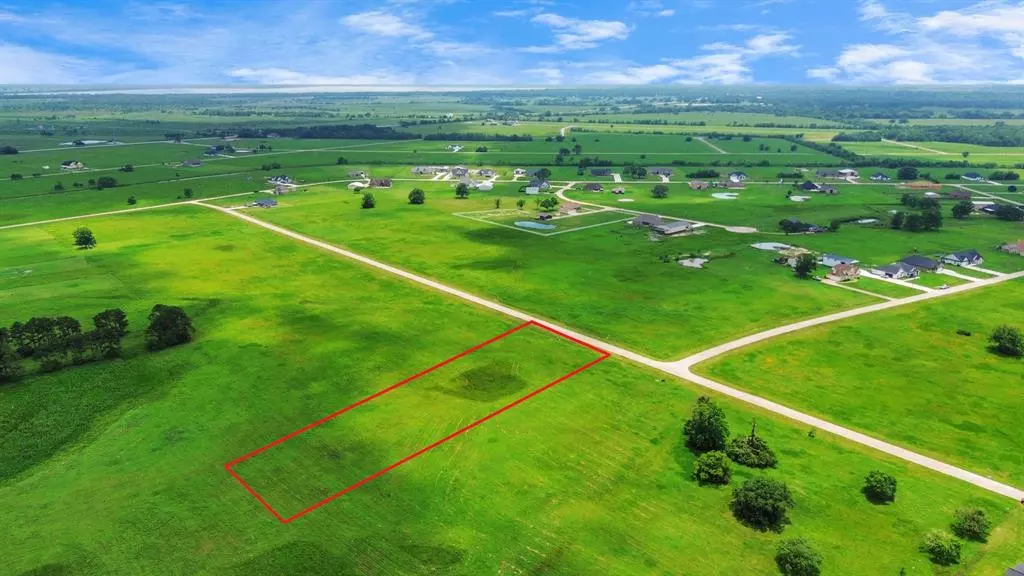 572 Quarter Horse TRL, Angleton, TX 77515