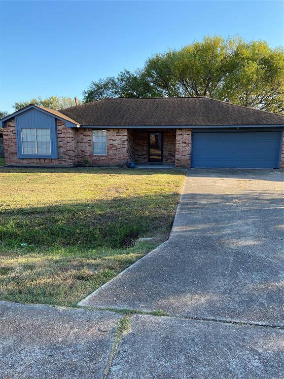 2502 Foxglove ST, Highlands, TX 77562