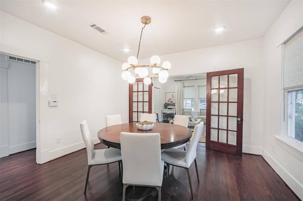 Houston, TX 77008,627 E 11th 1/2 ST