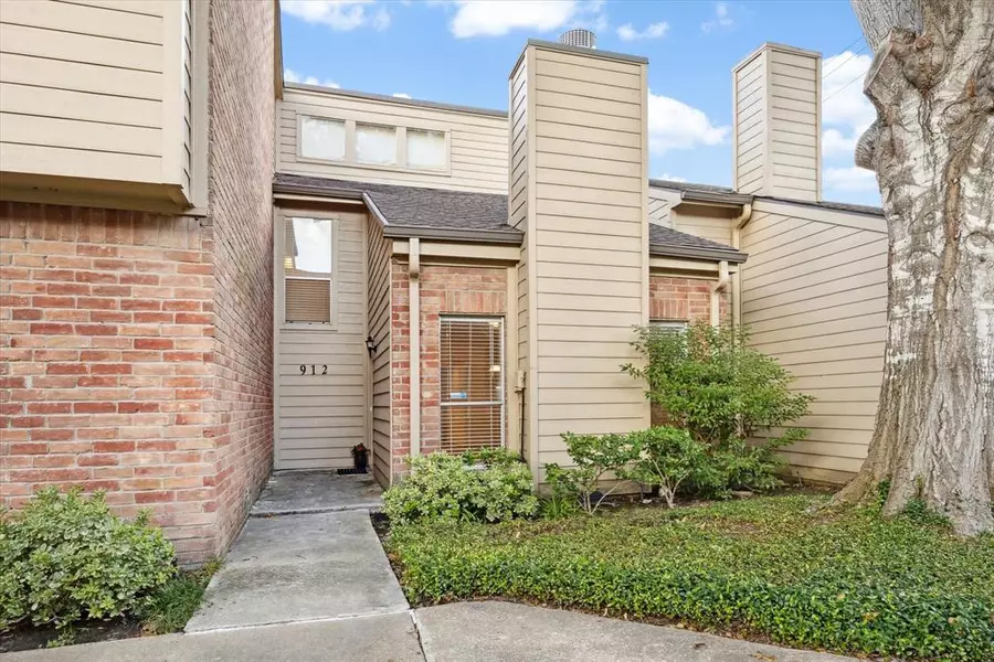 912 Memorial Village DR #79, Houston, TX 77024