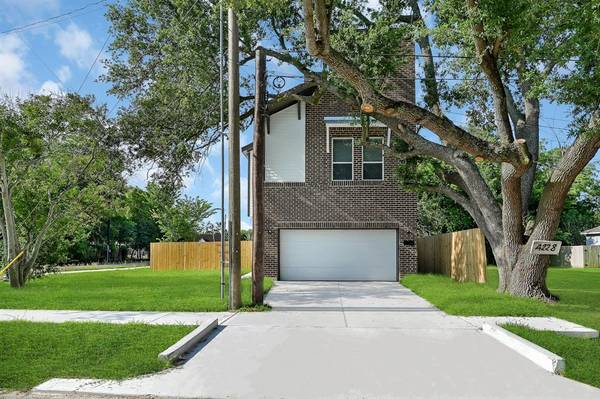 4228 Knoxville ST,  Houston,  TX 77051