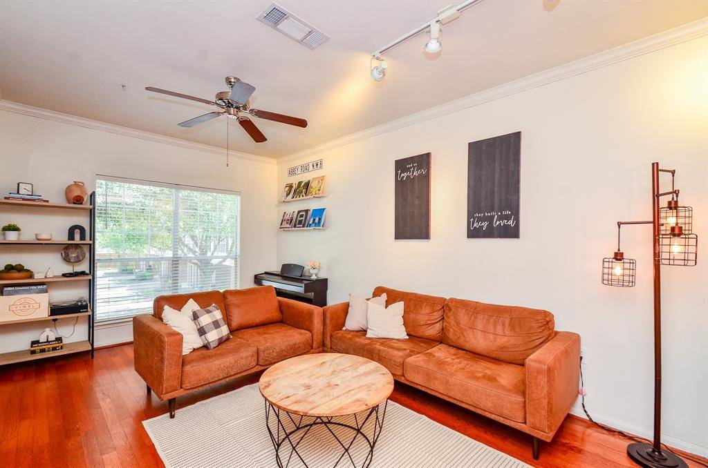9200 Westheimer RD #1905, Houston, TX 77063