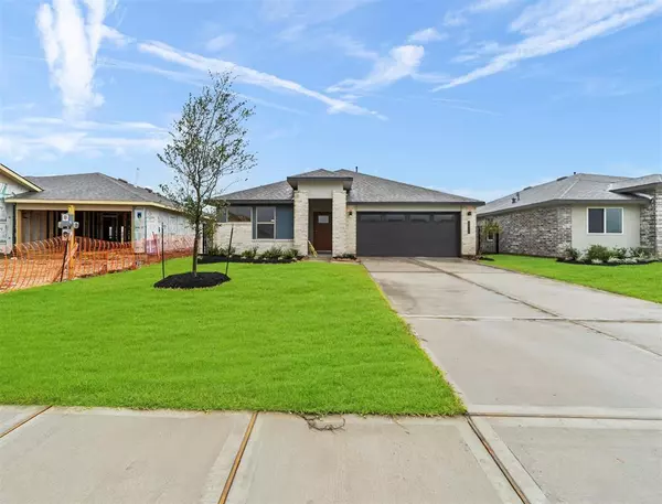 13337 Silver Egret LN, Texas City, TX 77568