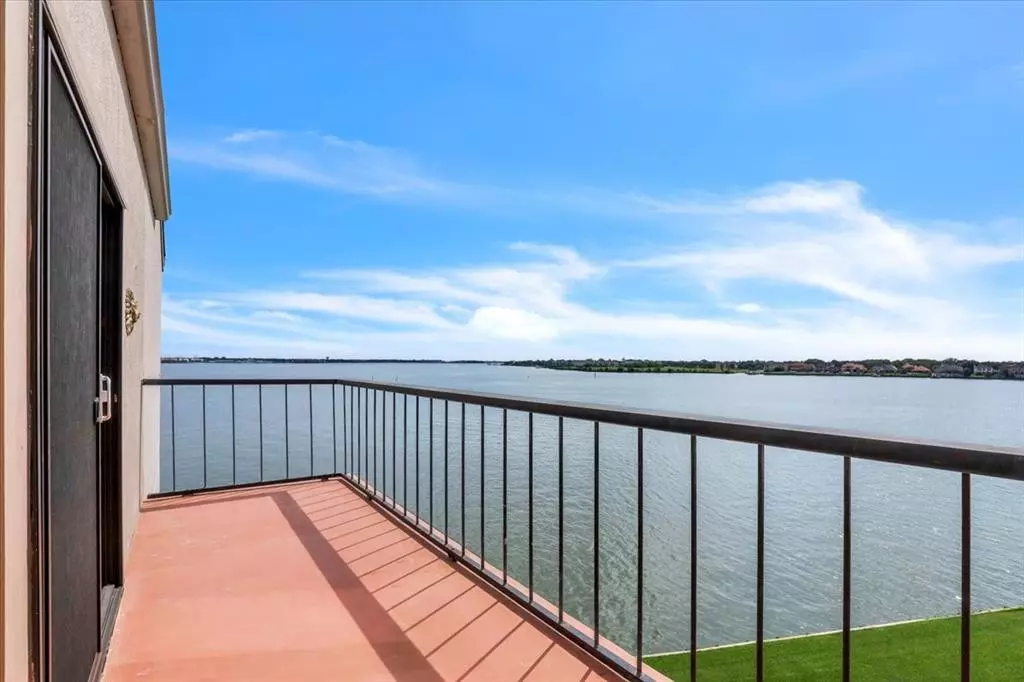 Houston, TX 77058,351 Lakeside LN #306