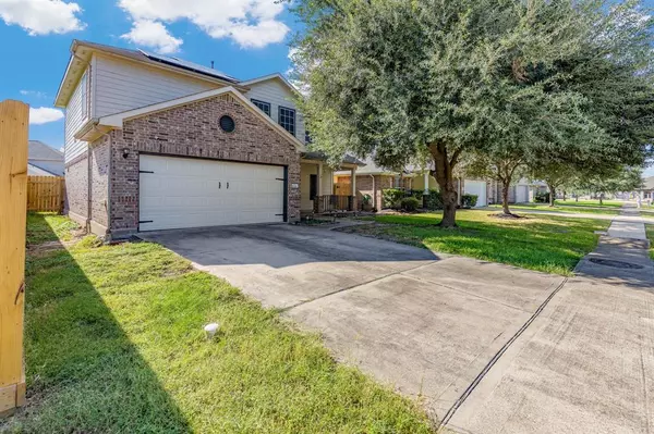 1126 Rosebay RD, Baytown, TX 77521