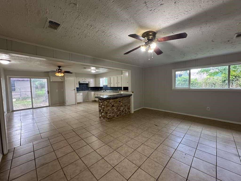 Houston, TX 77016,7717 Bigwood ST