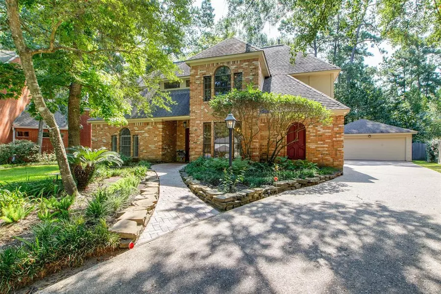 12 Linnet Chase PL, The Woodlands, TX 77381