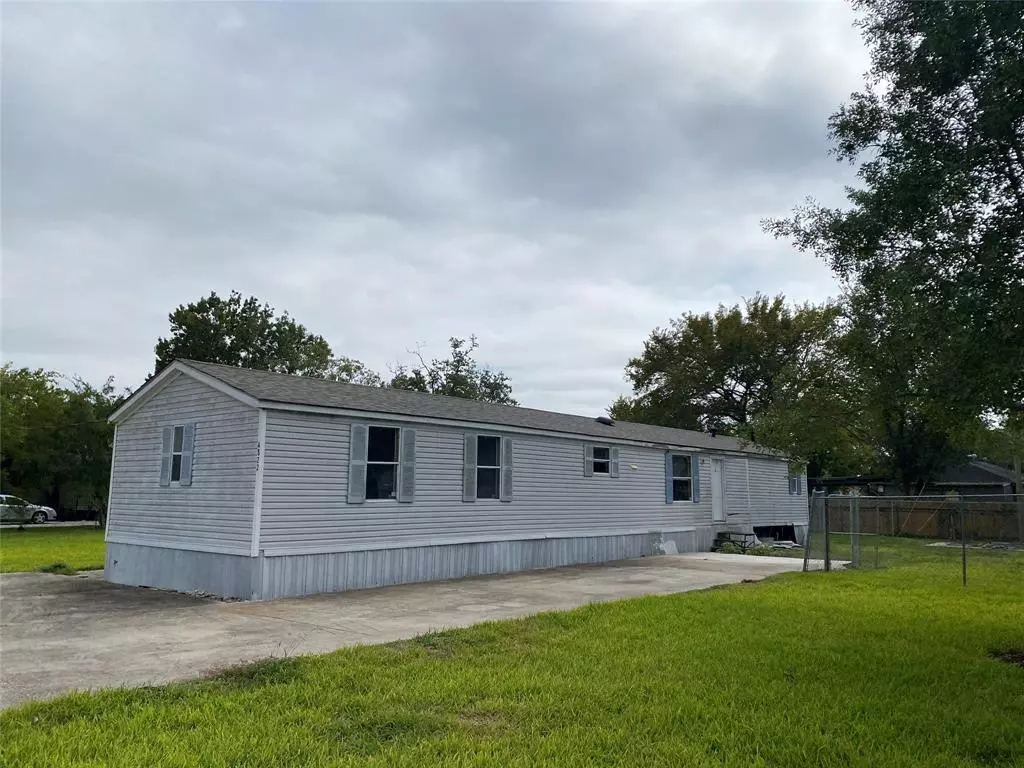 Dickinson, TX 77539,4822 E 25th ST