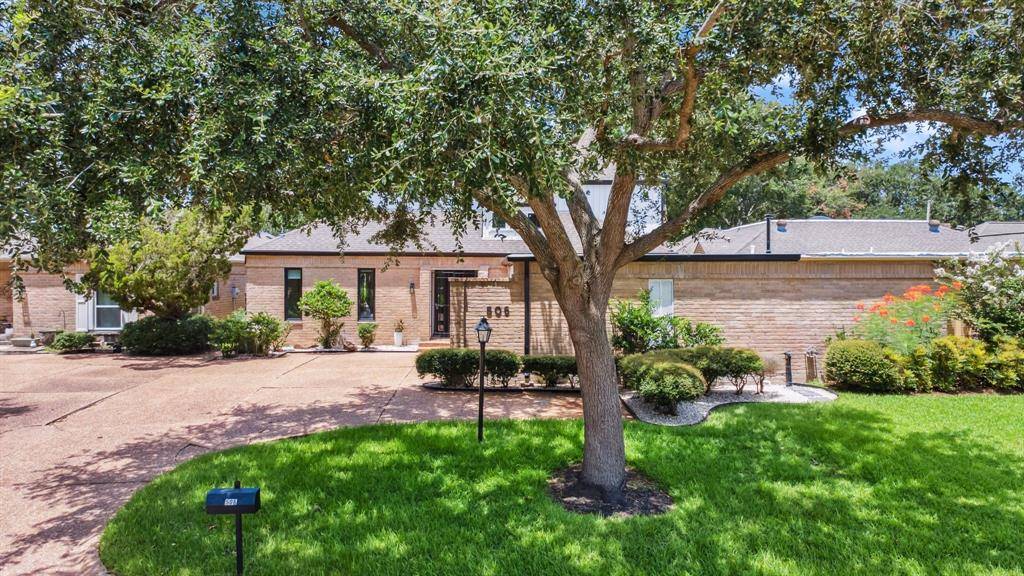 506 Fox Briar LN, Sugar Land, TX 77478