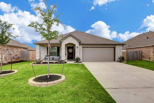 777 Camden Valley LN, La Marque, TX 77568